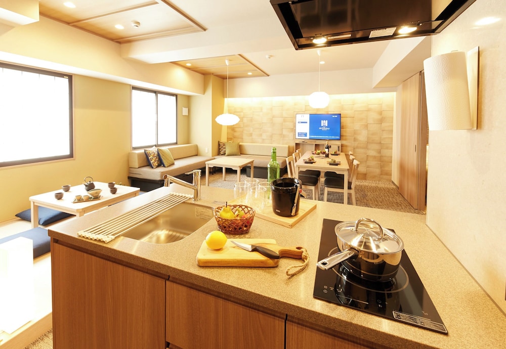 MONday Apart Premium UENO