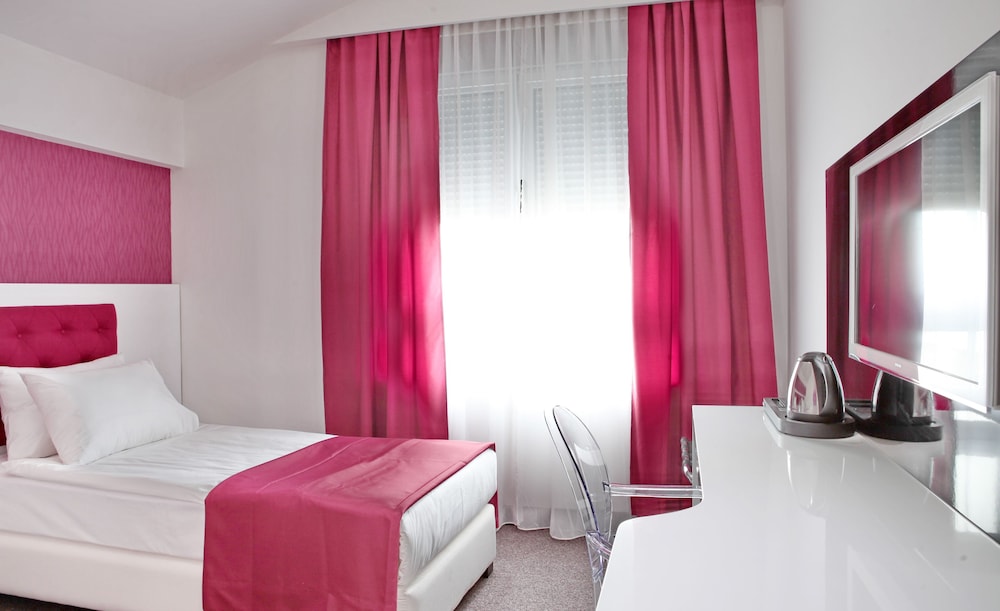 Nova City Signature Collection Hotels