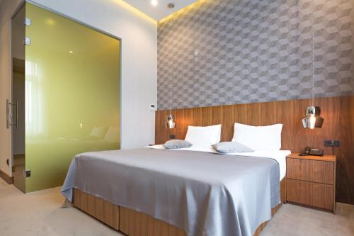 Five Points Square – City Center