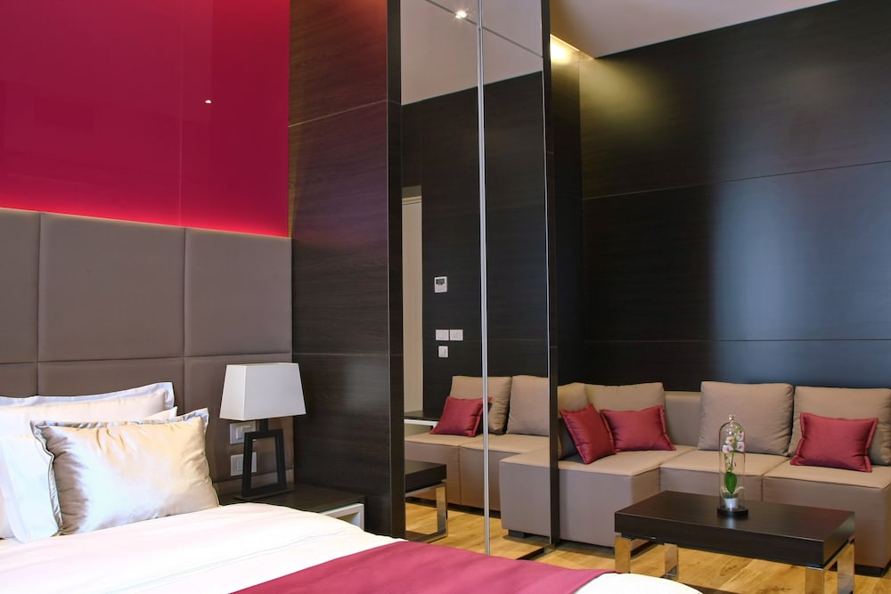 Maccani Luxury Suites