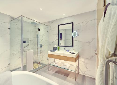 Vivanta Navi Mumbai Turbhe