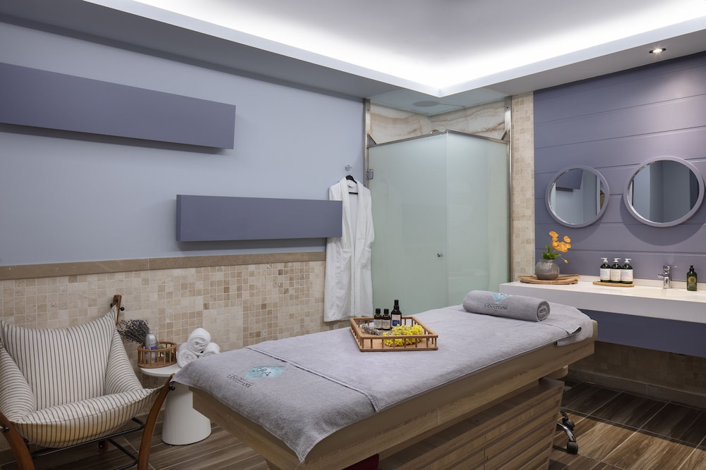 Nirvana Cosmopolitan