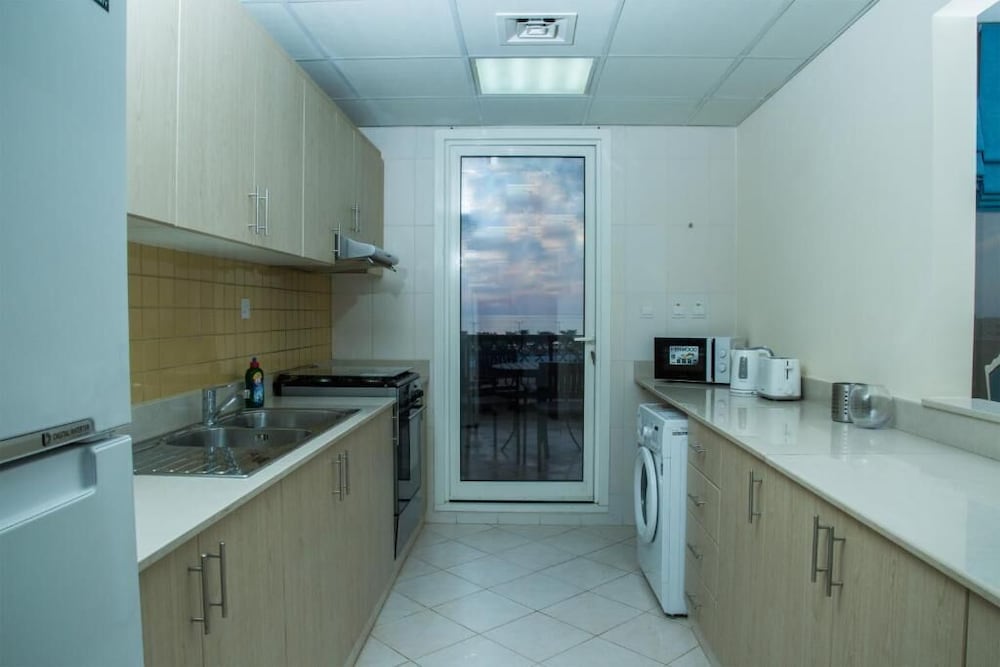 Al Hamra Village Hotel