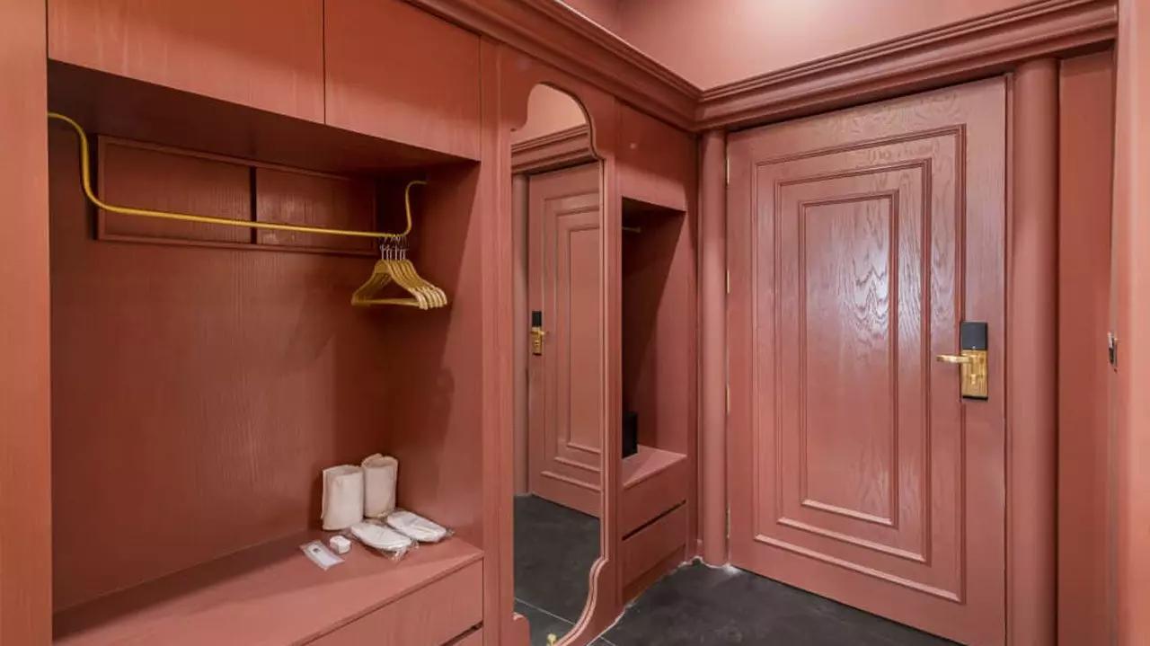 هتل سیب و نار