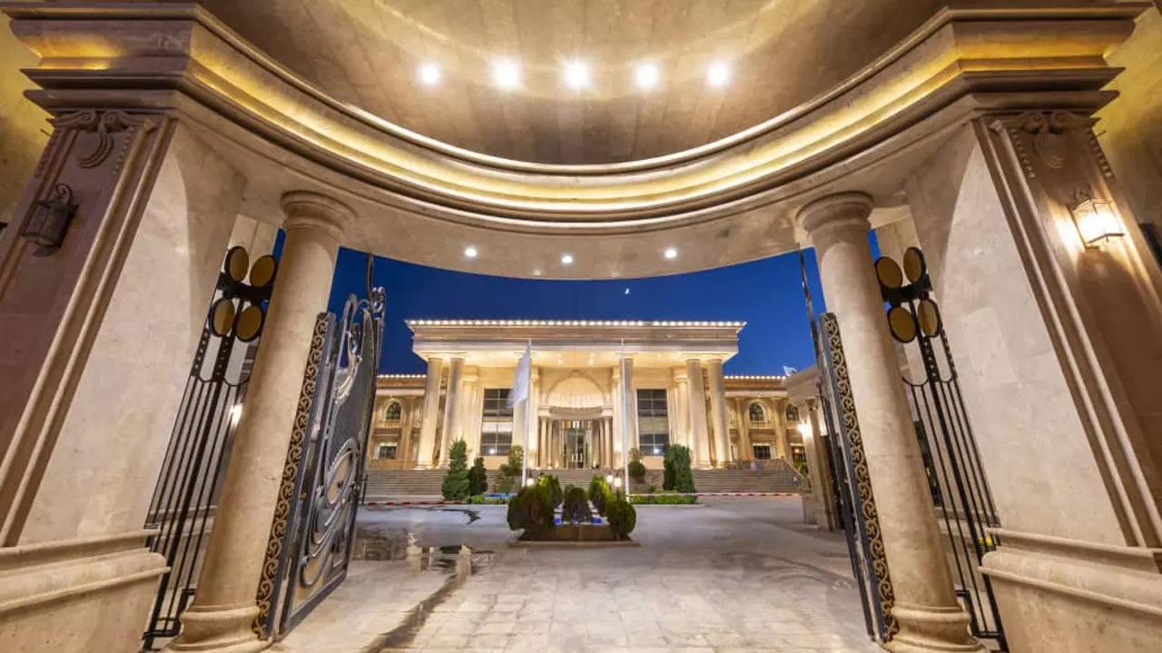 هتل سیب و نار