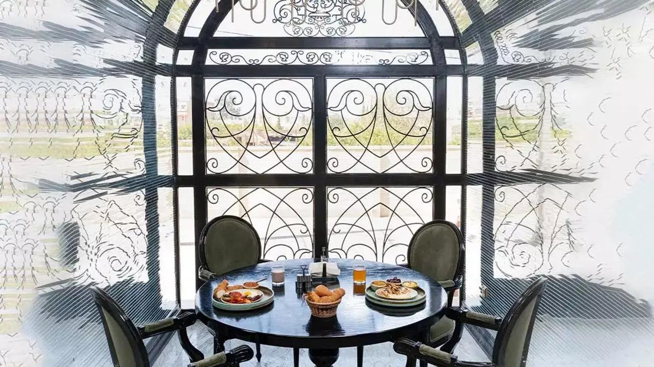 هتل سیب و نار