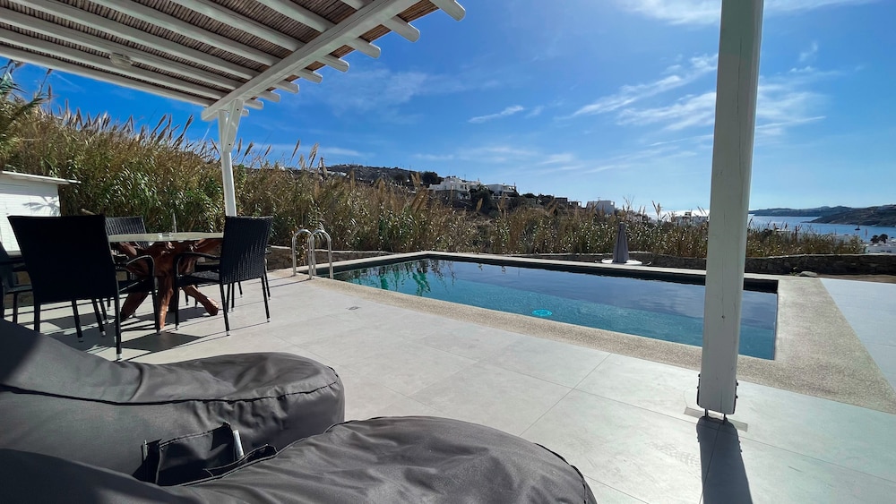 Amperian Mykonos Suites