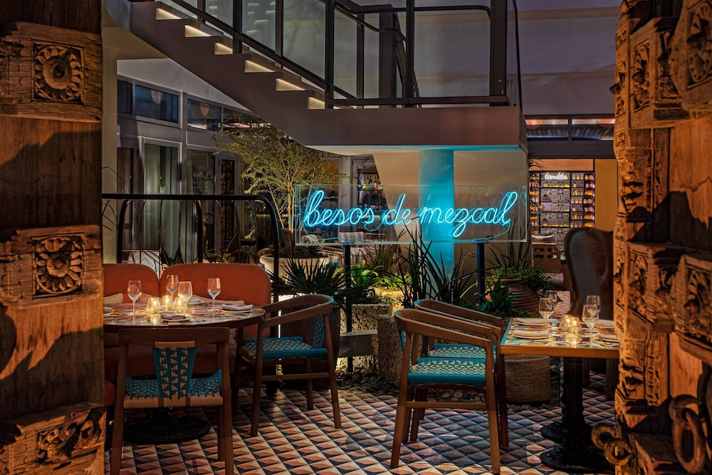 Moxy Miami South Beach