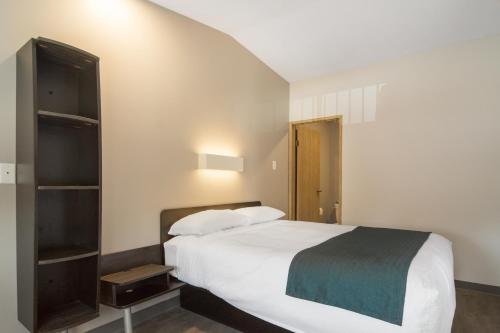 Western 66 Motor Inn