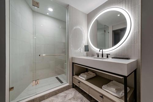 The Morrow Washington DC, Curio Collection by Hilton