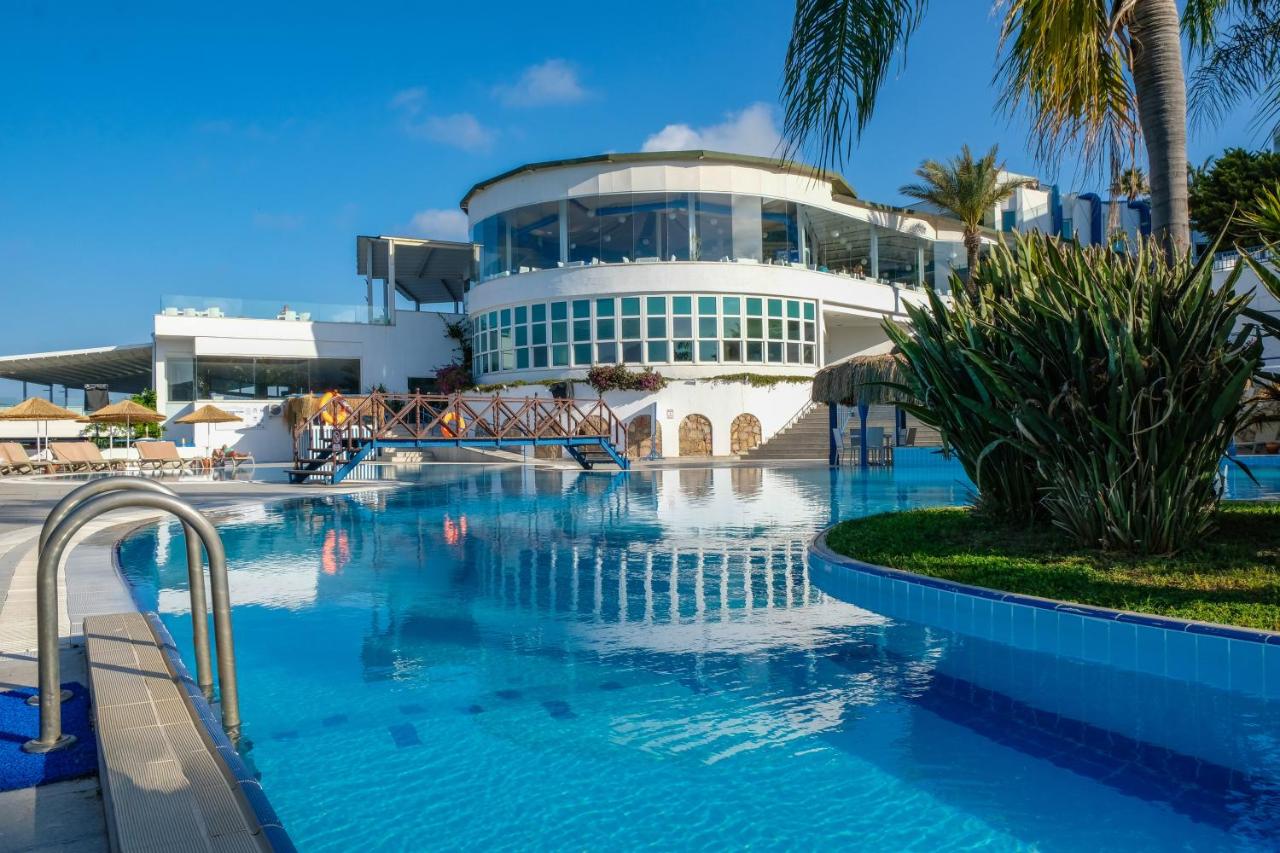 Bodrum Holiday Resort and Spa