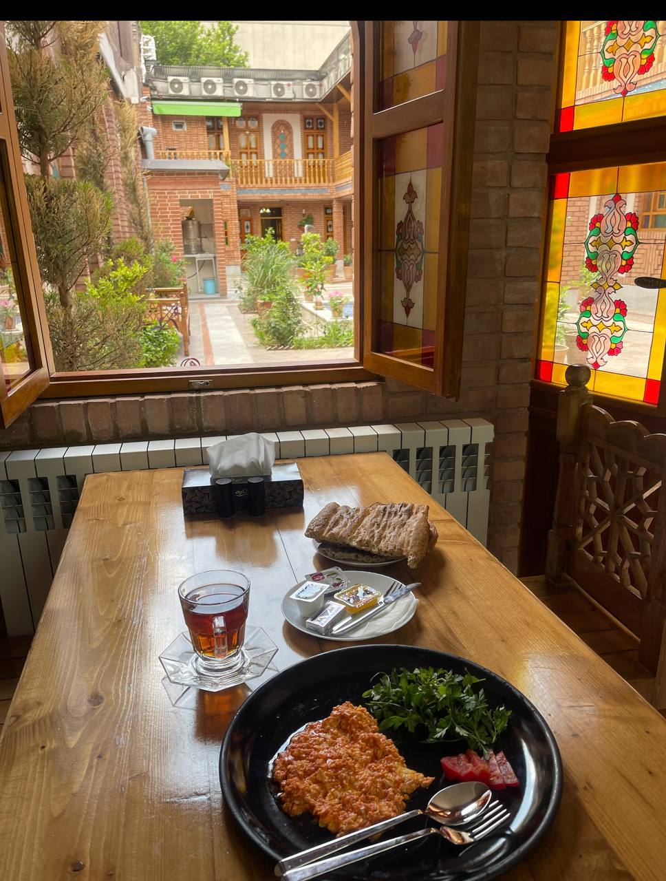 هتل تخت جمشید