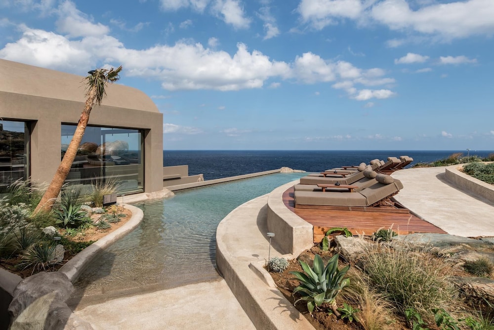 Acro Suites A Wellbeing Resort