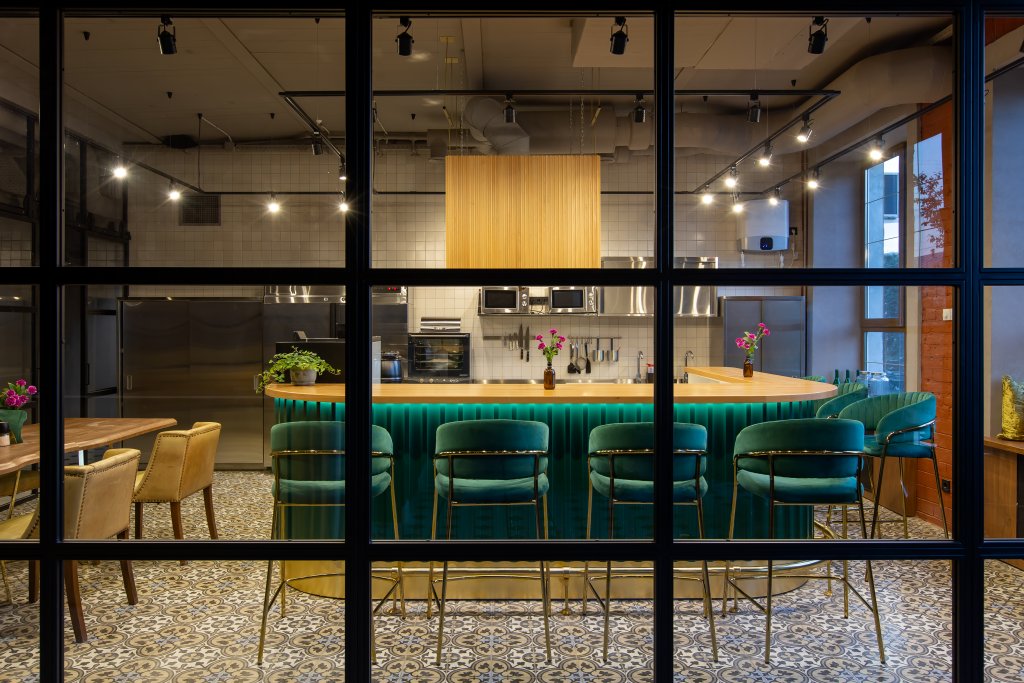 Q-Block Capsule Hotel