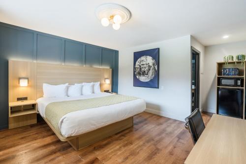 Ardsley Acres Hotel Court