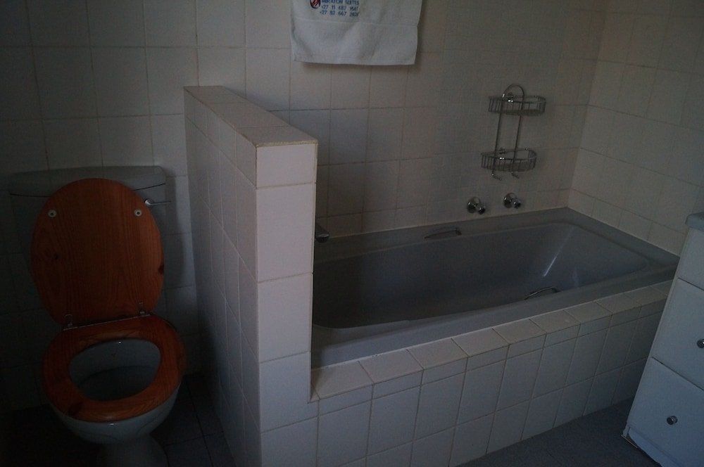 Miraton Eastgate Suites