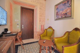 Anahita Boutique Hotel