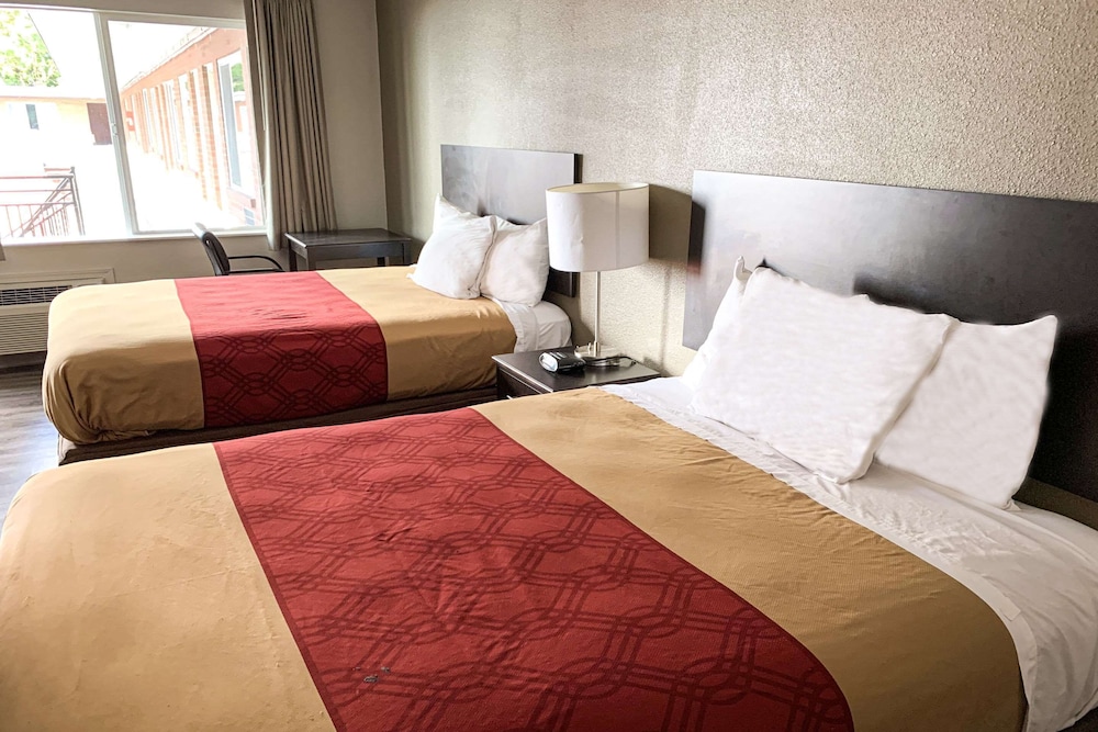 Studio6 Suites Vancouver, WA - Waterfront