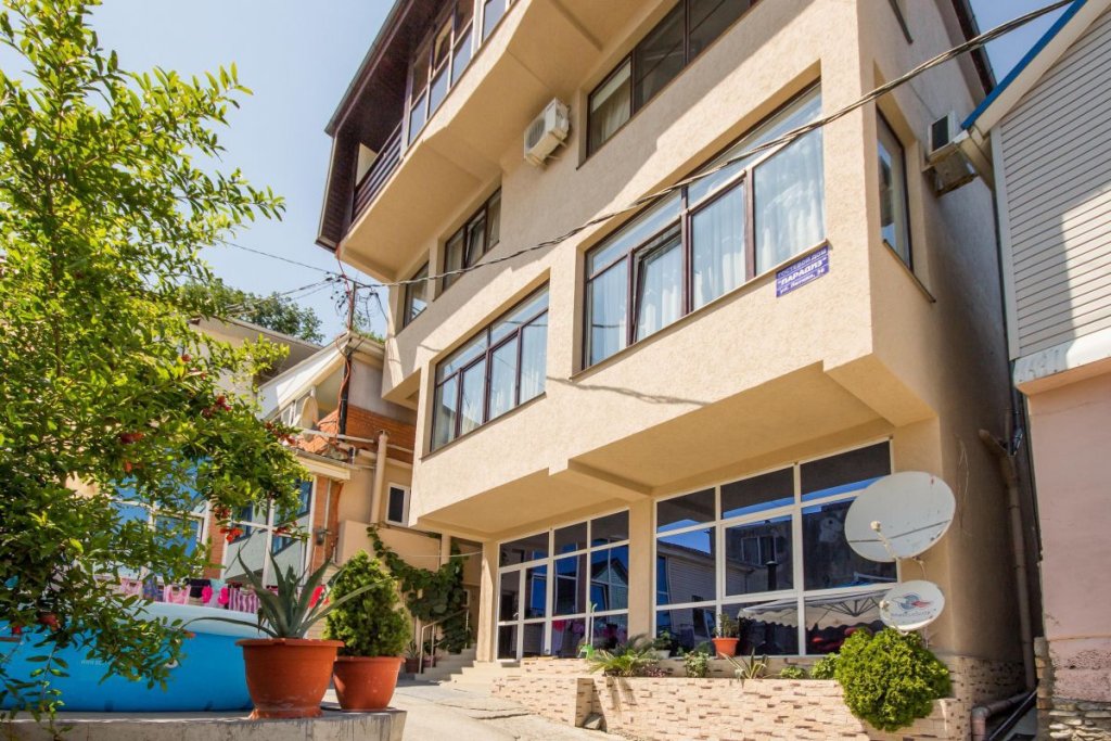 Guest House Paradise