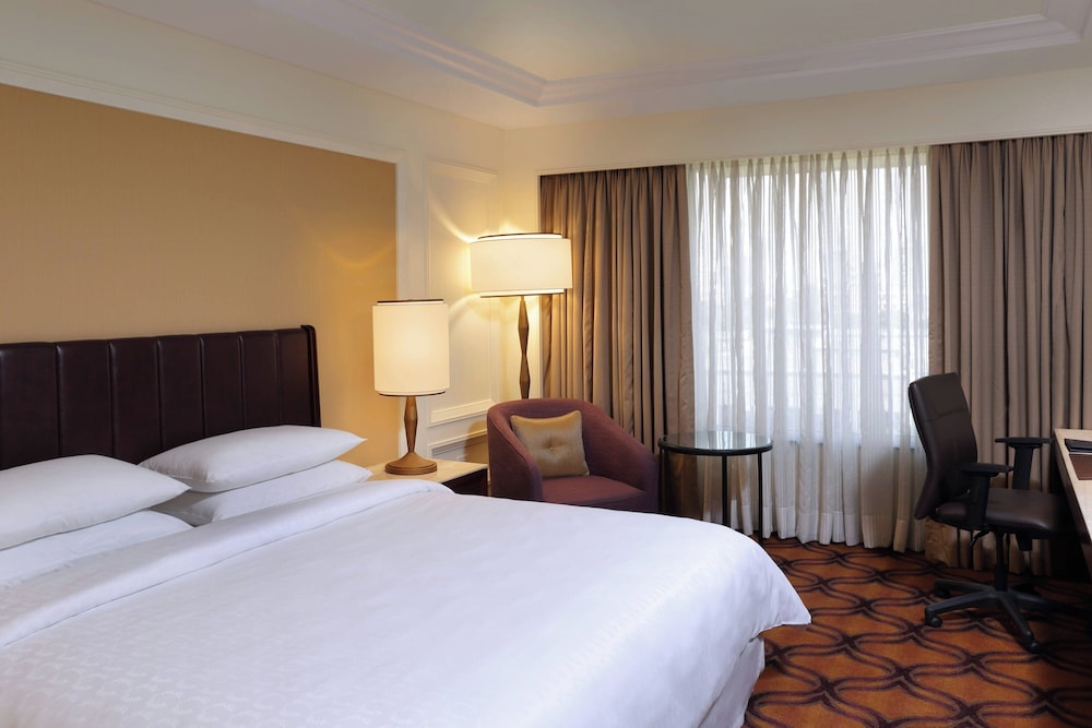 Sheraton Grand Pune Bund Garden Hotel