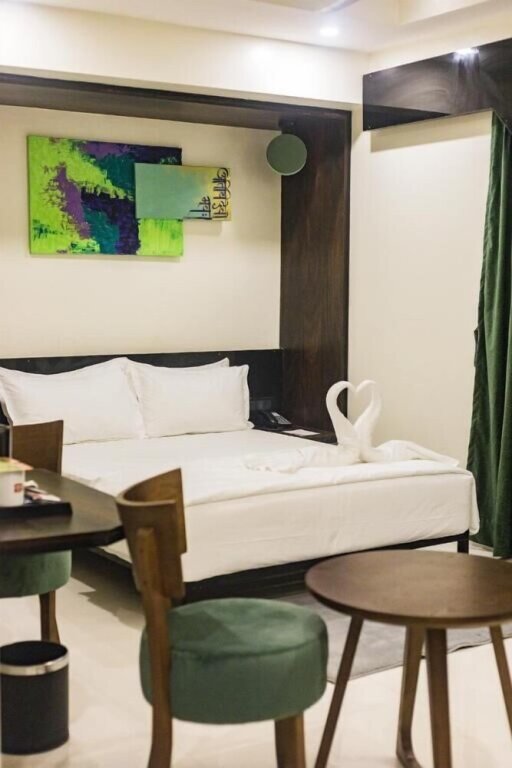 Little Mastiff Moshi by OTHPL