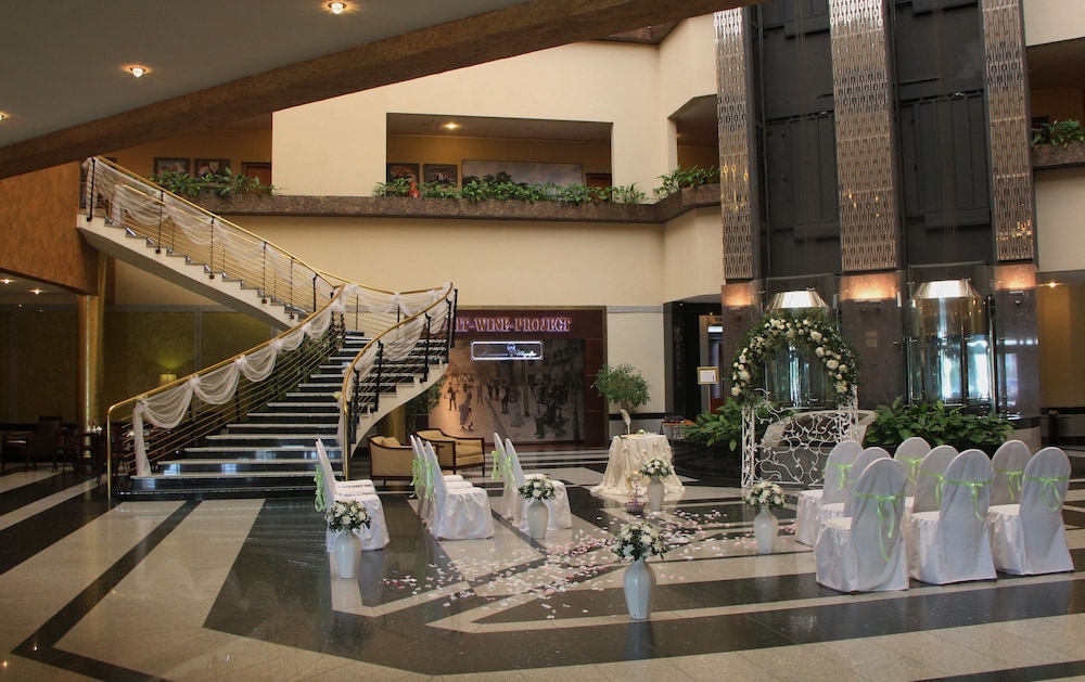Atrium Palace
