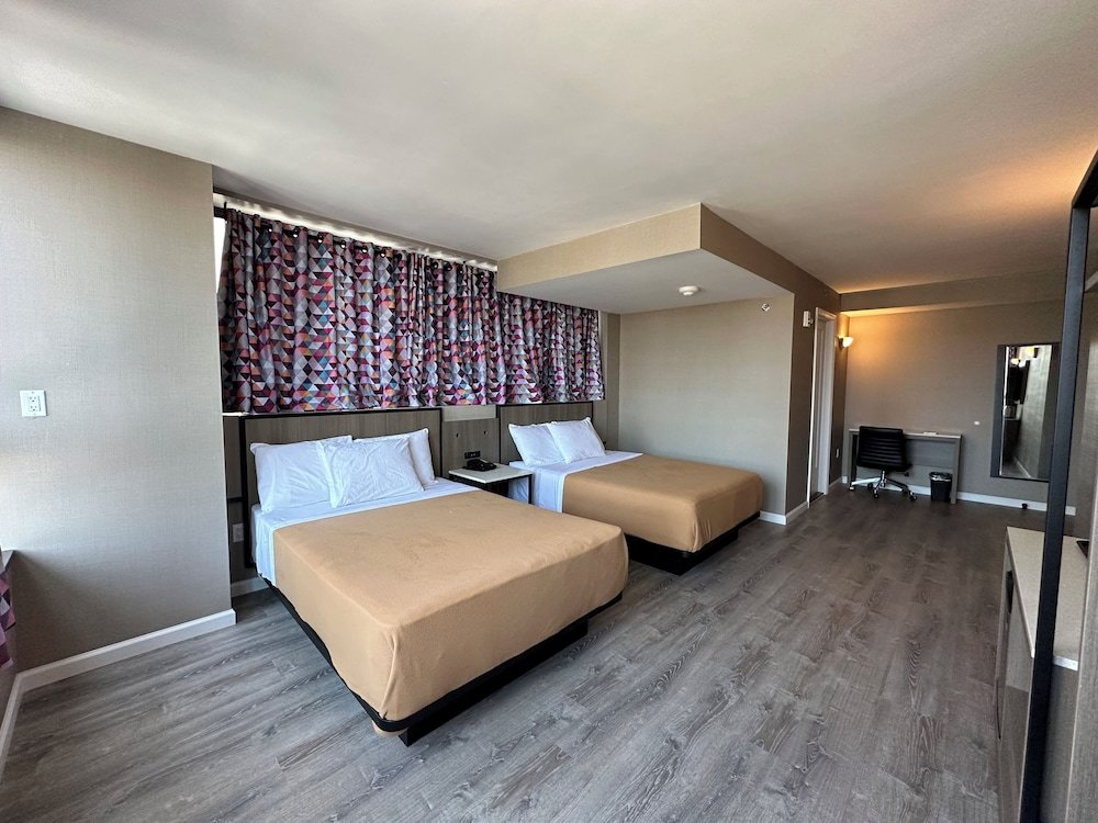 Regal Inn & Suites