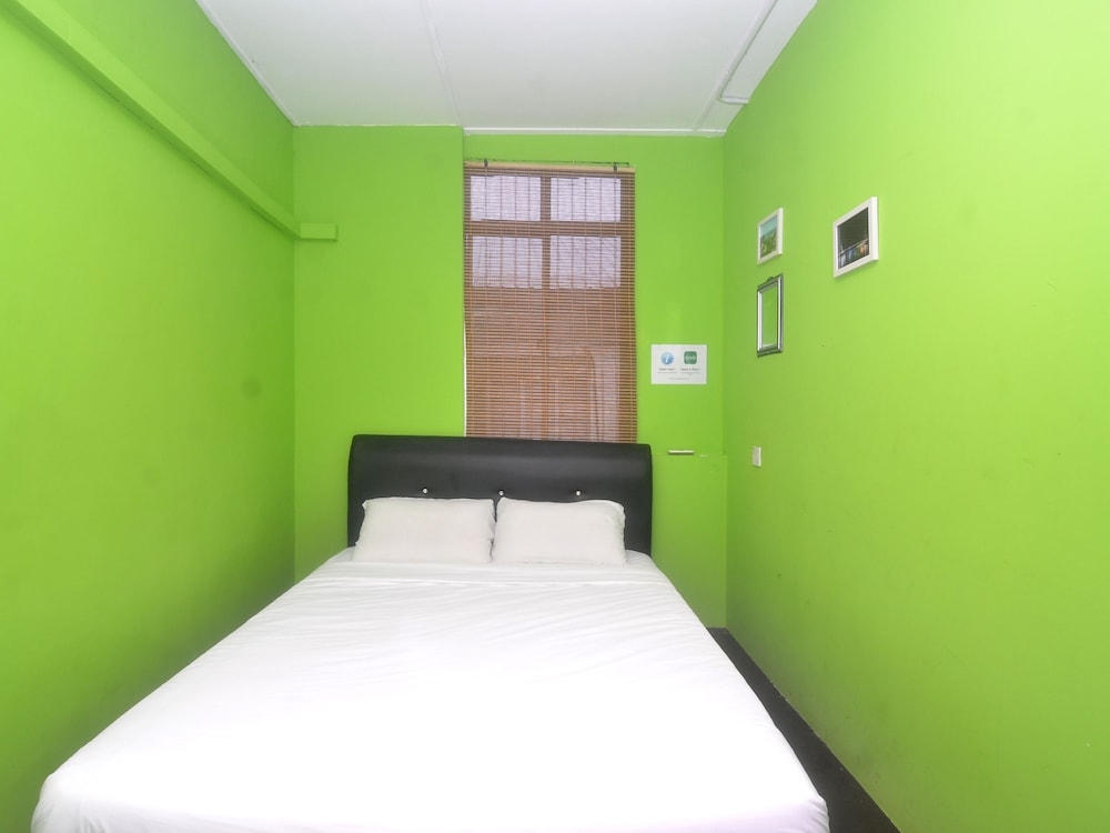 Spot On 89929 Tropical Lodge