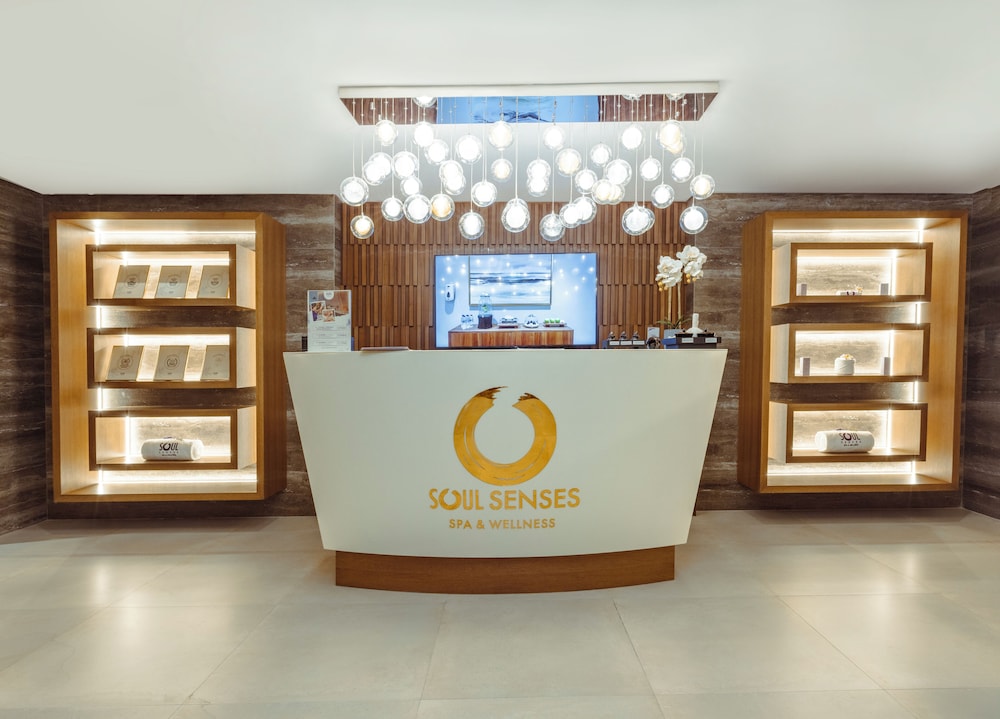 Khalidia Palace Hotel Dubai by Mourouj Gloria