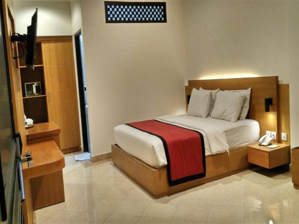 SUPER OYO Townhouse Oak Maxi Hotel Legian