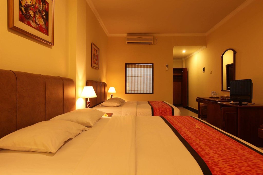 SUPER OYO Townhouse Oak Maxi Hotel Legian