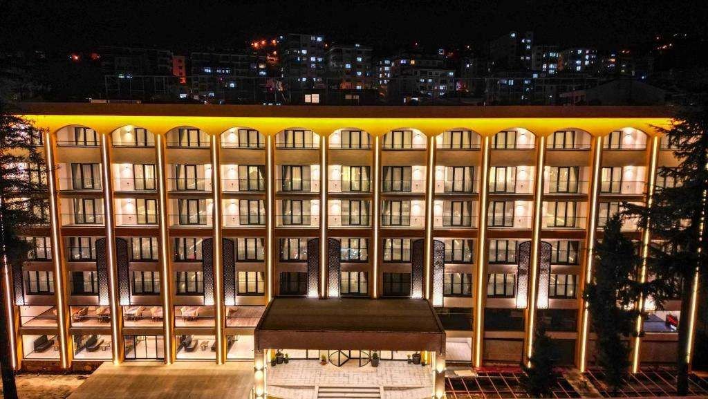 Sera Lake Center Hotel