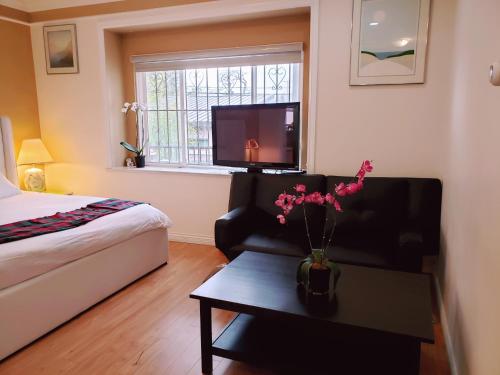 Lisa's Lovely Little House