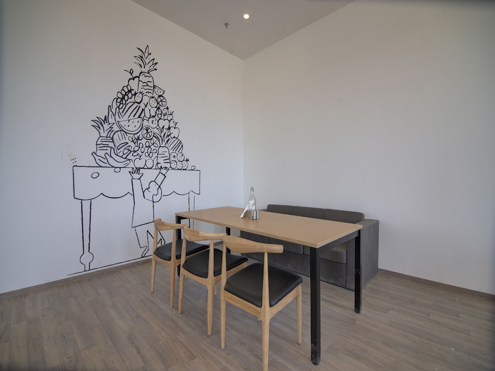 OYO Townhouse 100 Somani TC