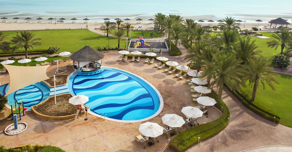 Danat Jebel Dhanna Resort