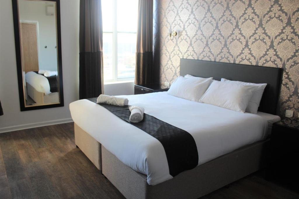 Park Hotel And Apartments