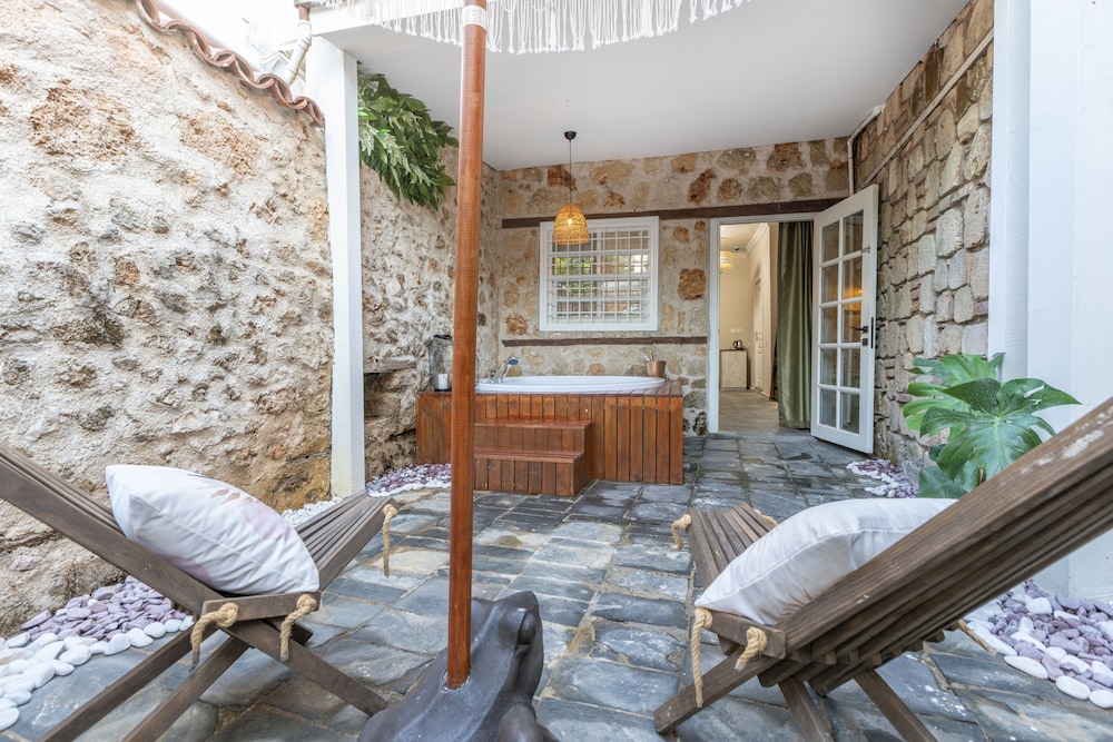 Noa's Boutique Hotel