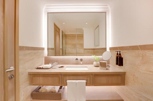 Aurika, Mumbai Skycity