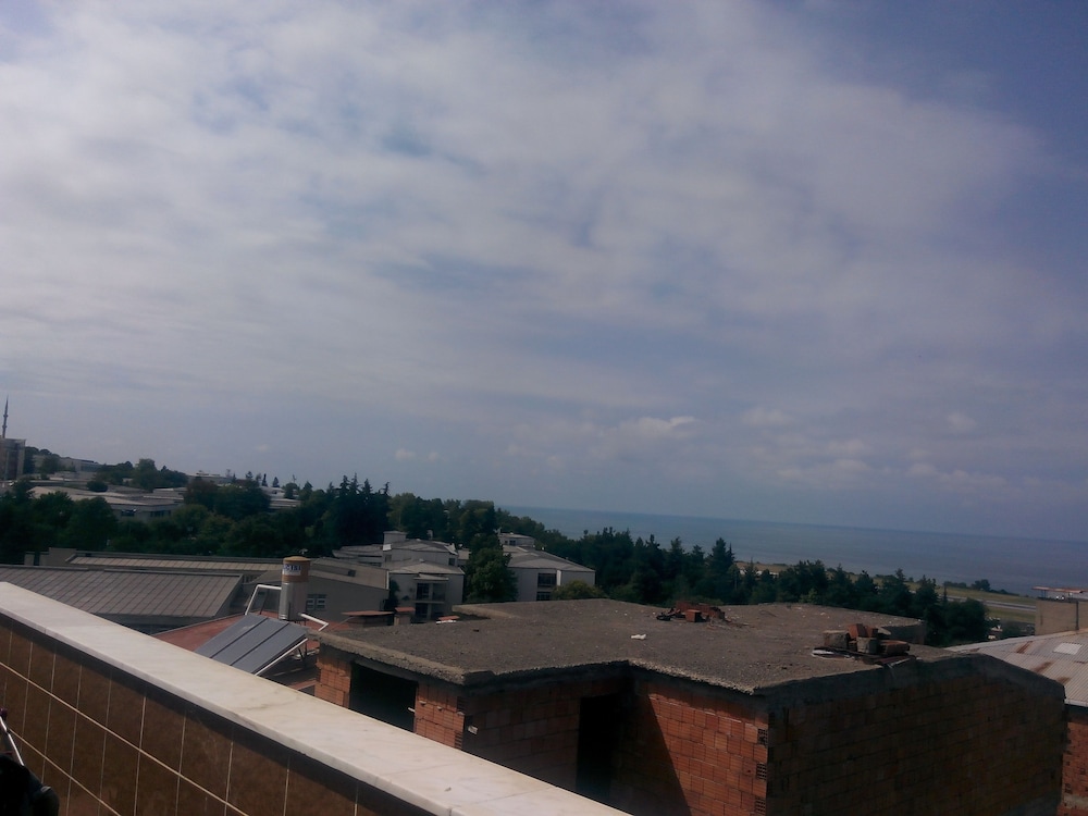 Karabina Eylül Aparts