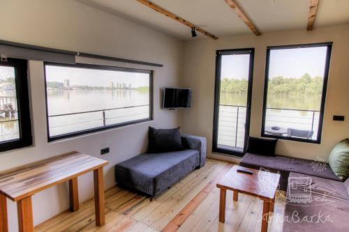 ArkaBarka Floating Hostel and Apartments