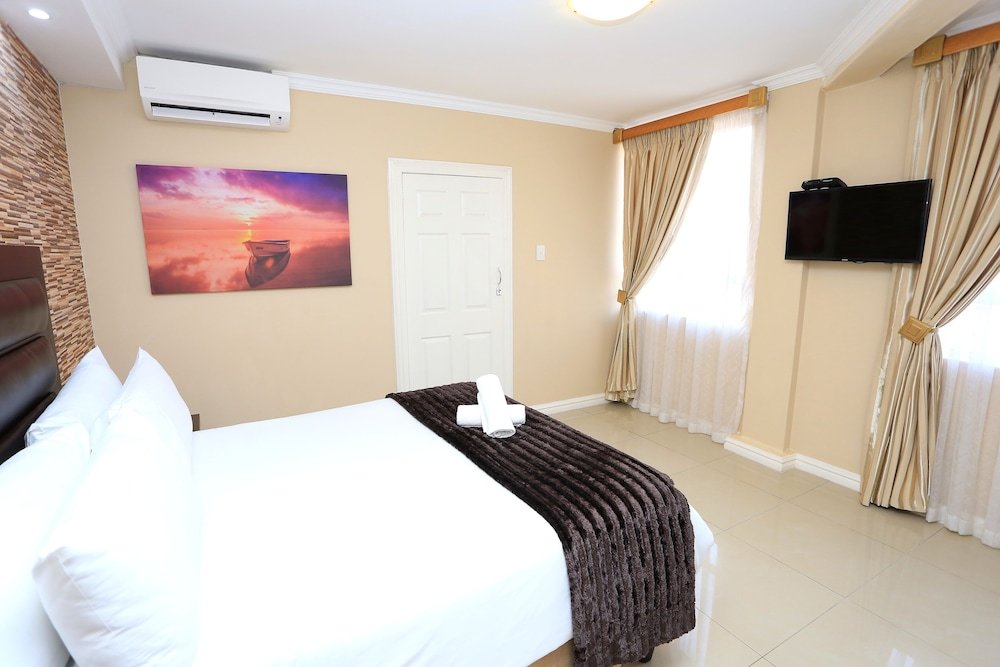 Bayside Hotel Pine Street