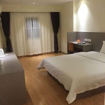 7Days Inn Foshan Temple Baihua Squrare Branch