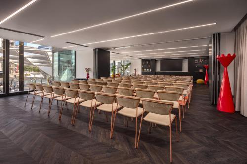 Cardo Brussels Autograph Collection