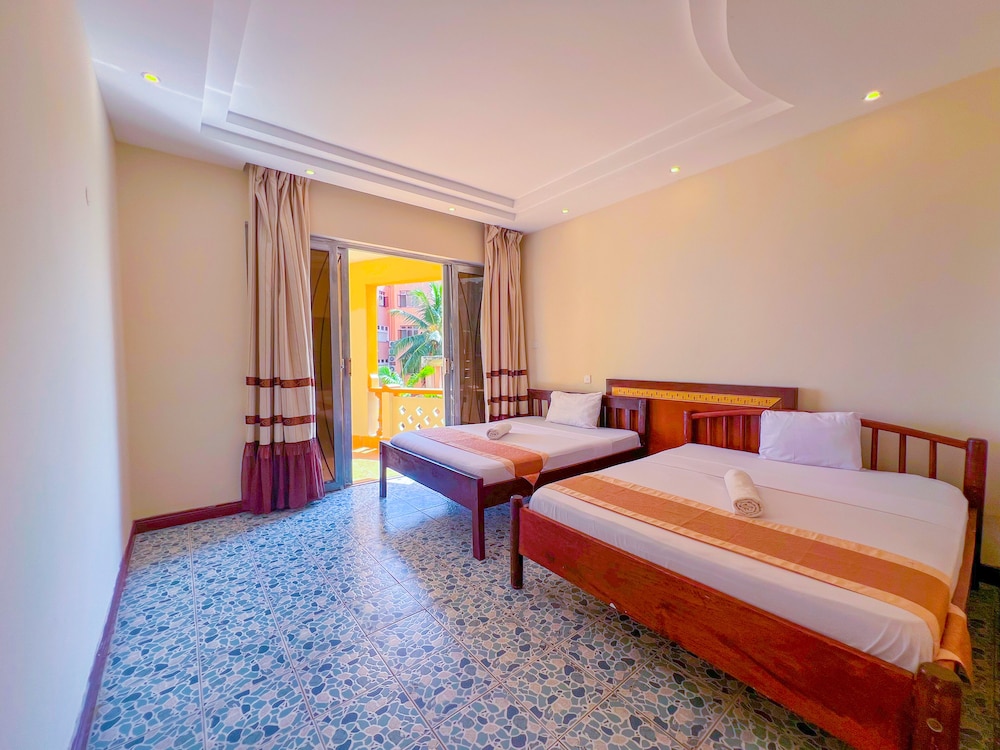 Royal Beachfront Apartments