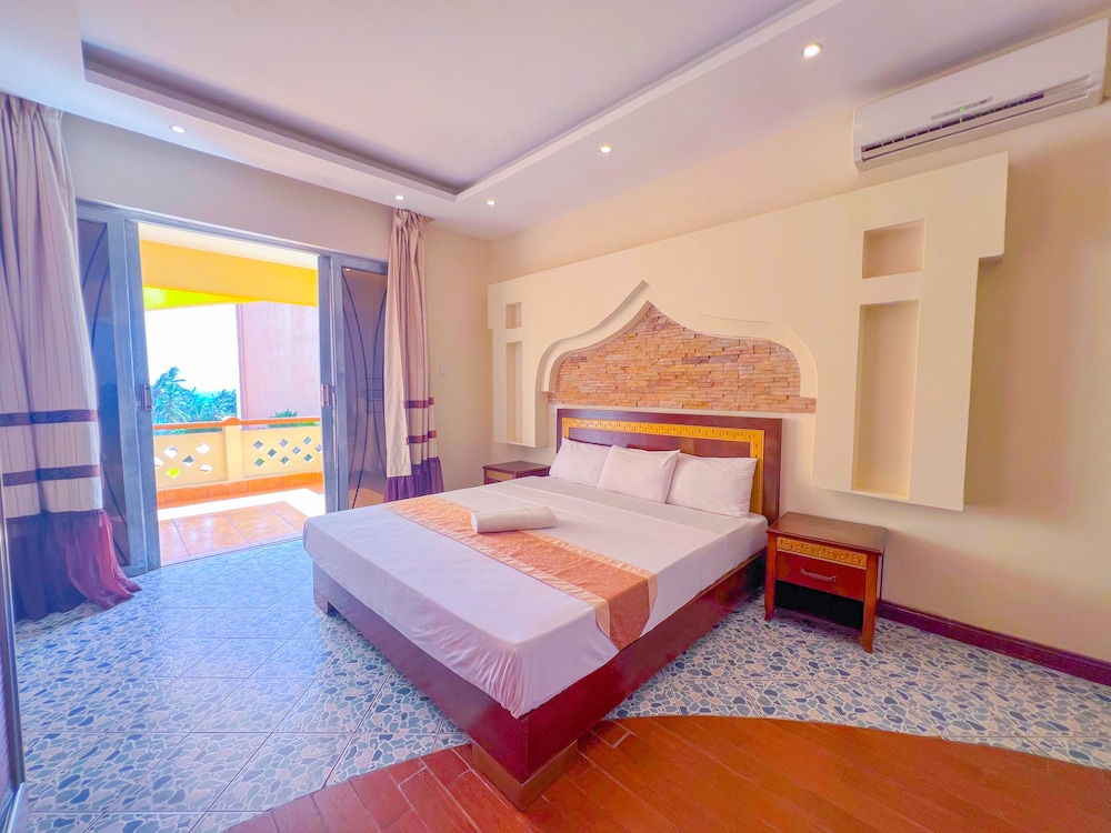 Royal Beachfront Apartments