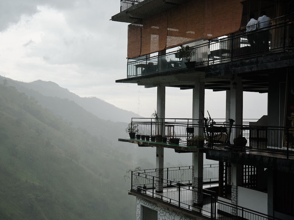 Ella Mount Heaven Hotel