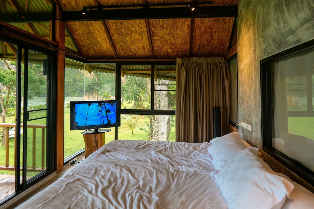 Tinidee Hideaway Tonsai Beach Krabi SHA Extra Plus