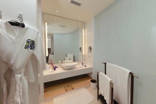 Cinnamon Life at City of Dreams