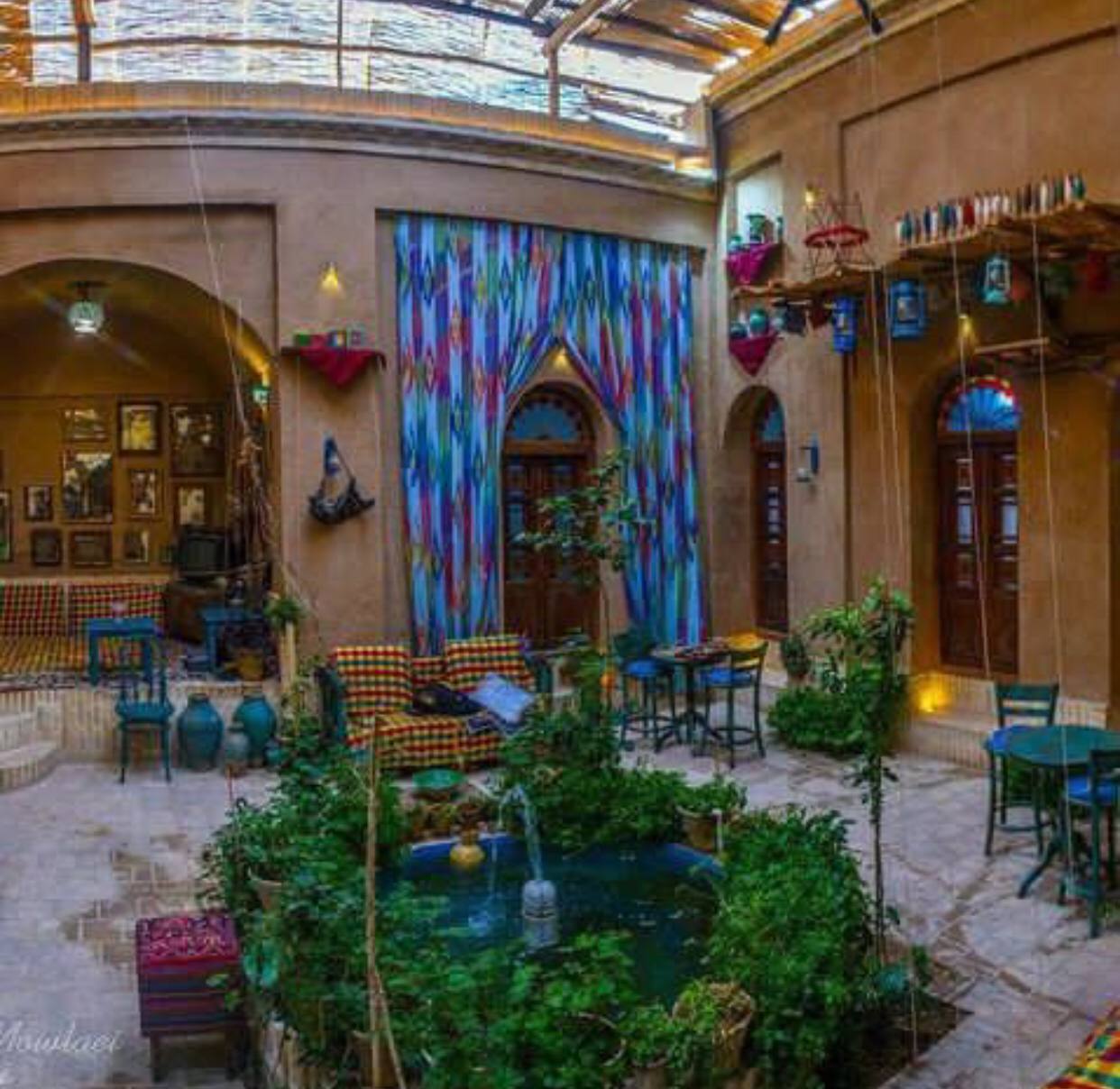 اقامتگاه بومگردی هشت