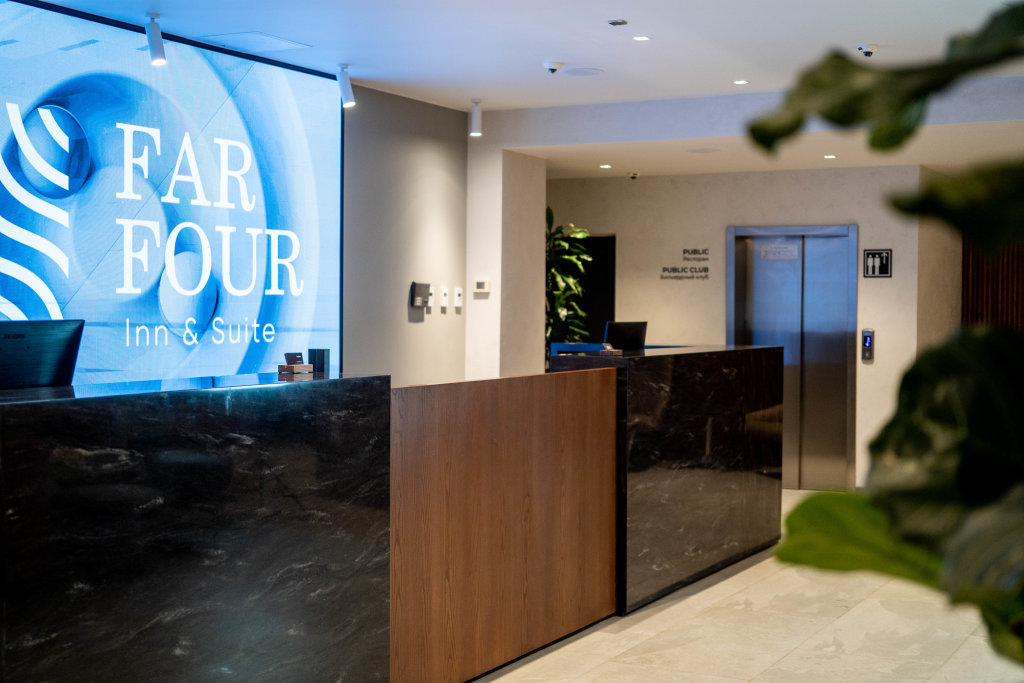 FarFour Inn & Suite